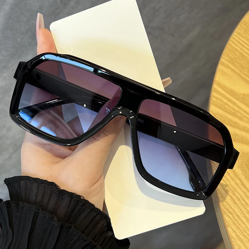 1個入り、大きめのスクエア型、光を遮断するサングラス。男女兼 - Outdoor Lighting Black のレビューと価格